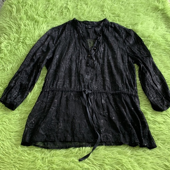 Black see through blouse - Picture 2 of 3